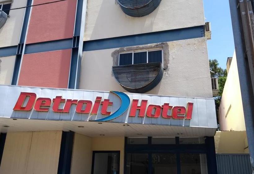 فندق Detroit