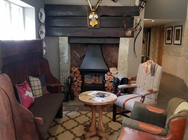 Отель Fence Gate Lodge