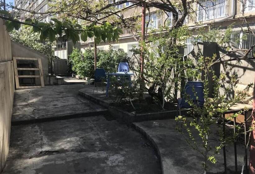 호텔 Full House Hostel