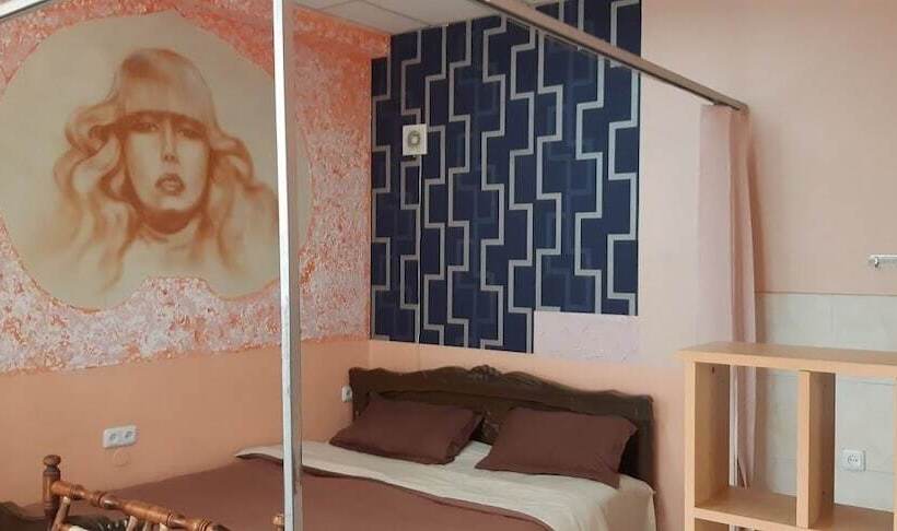 호텔 Full House Hostel