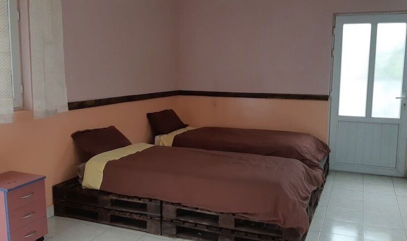 호텔 Full House Hostel