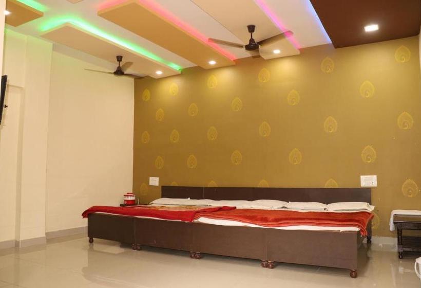 فندق Ganesh & Restaurant