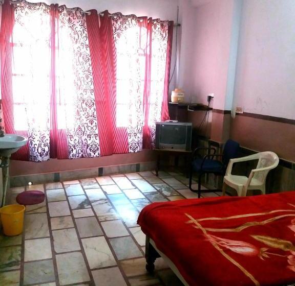 فندق Ganesh & Restaurant