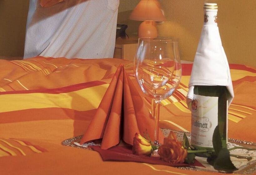 호텔 Gasthof Zum Siegburger