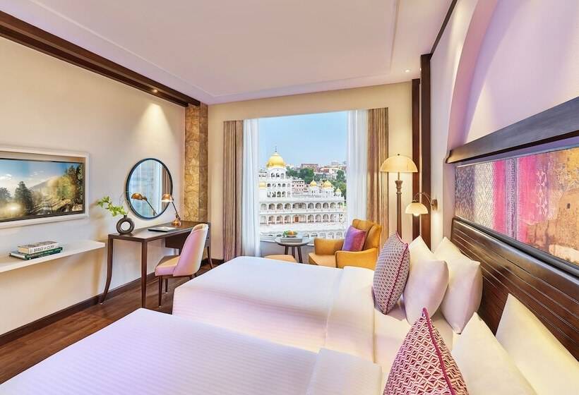 酒店 Vivanta Jammu City Centre