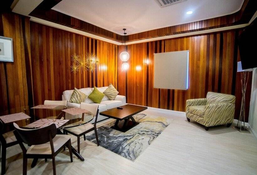 King S Hotel & Residences