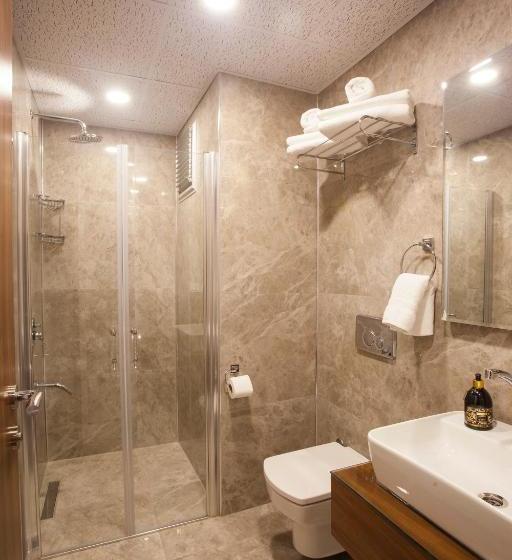 Maxuite Hotel In Home