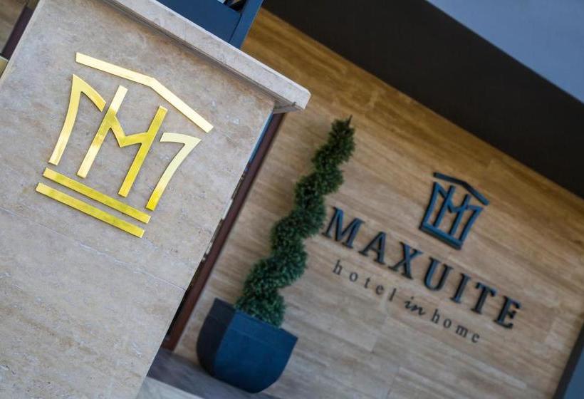 Maxuite Hotel In Home