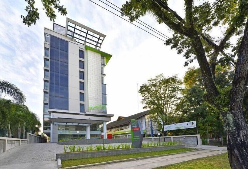 Whiz Prime Hotel Khatib Sulaiman Padang