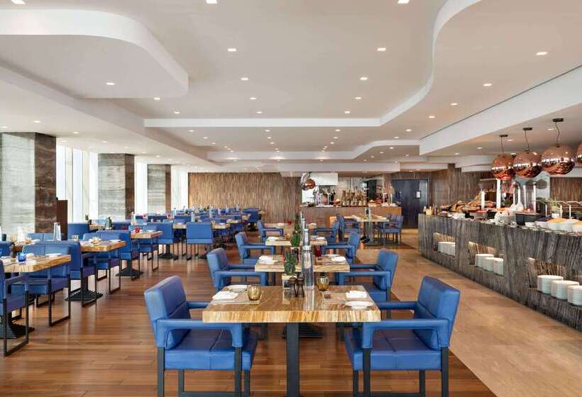 فندق Wyndham Grand Manama