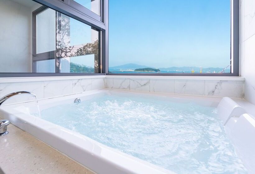 Отель Yeosu Sunhill Spa Pension