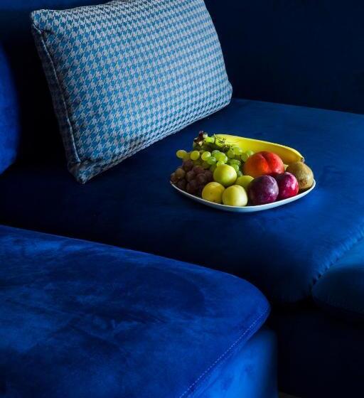 Maxuite Hotel In Home