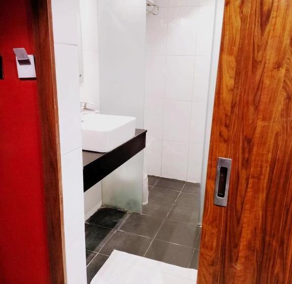 فندق White And Black