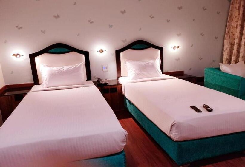 فندق White And Black