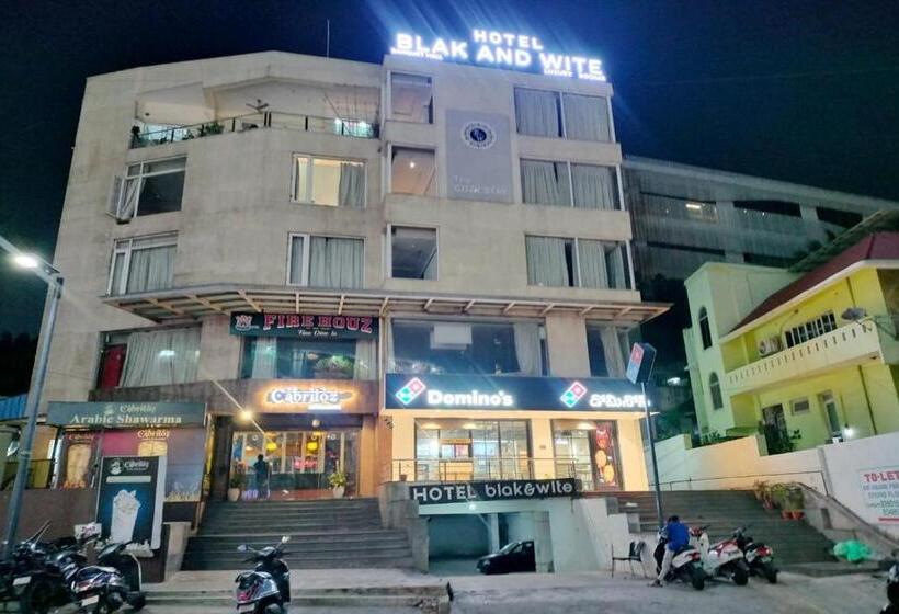 فندق White And Black