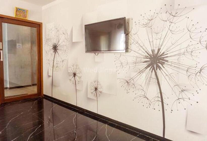 فندق White And Black