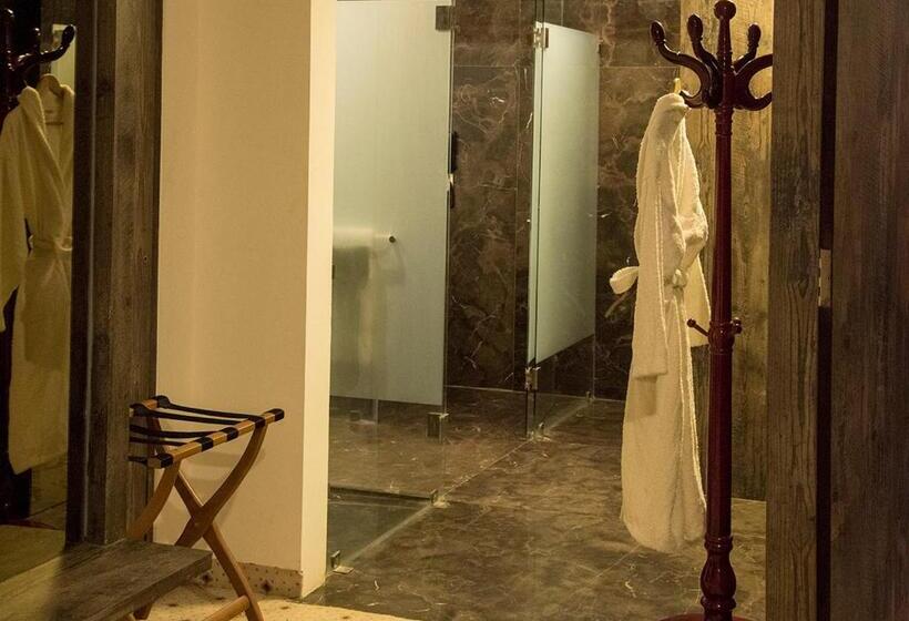 Regenta Central Hotel & Convention Centre Nagpur