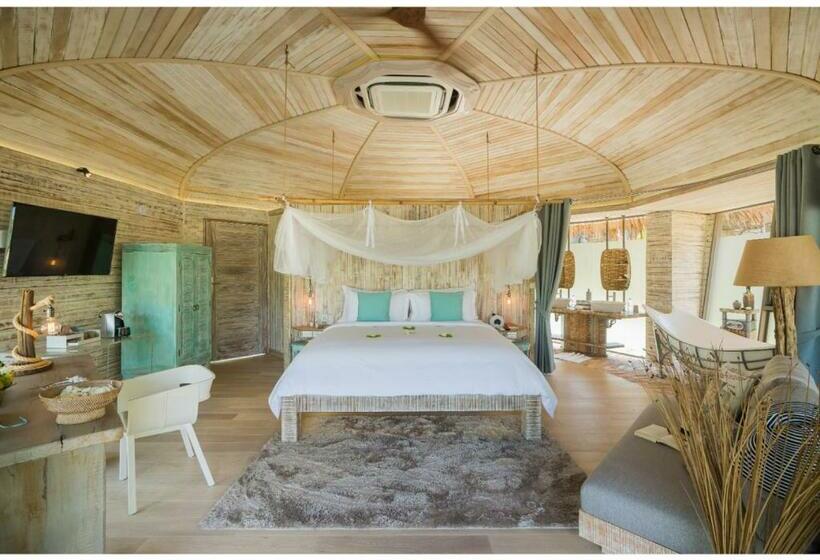 리조트 Treehouse Villas Adults Only