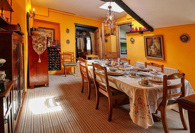 مبيت وإفطار The Old Bookshop