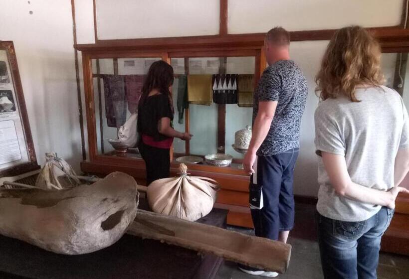 Bunbulan Hill Hostel And Cottage