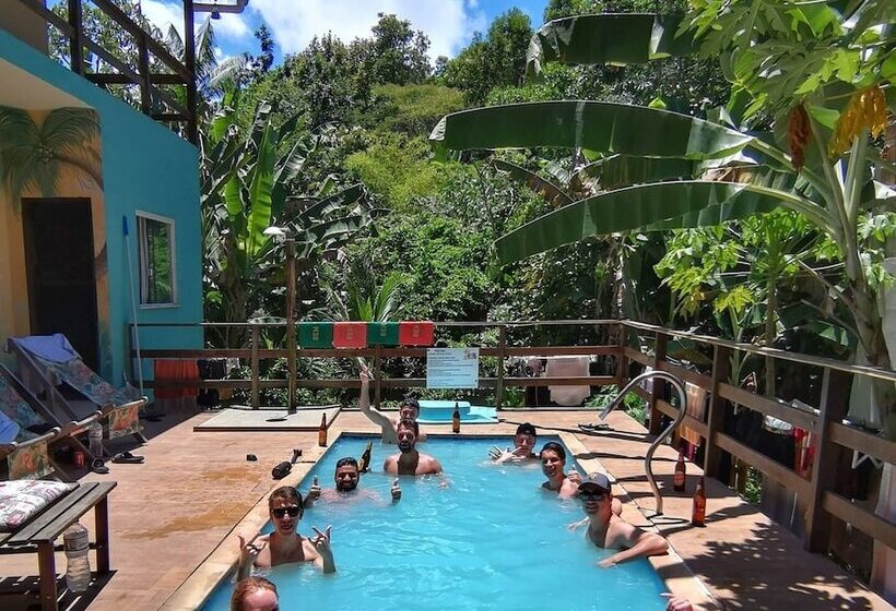 Farofa Loca Hostel