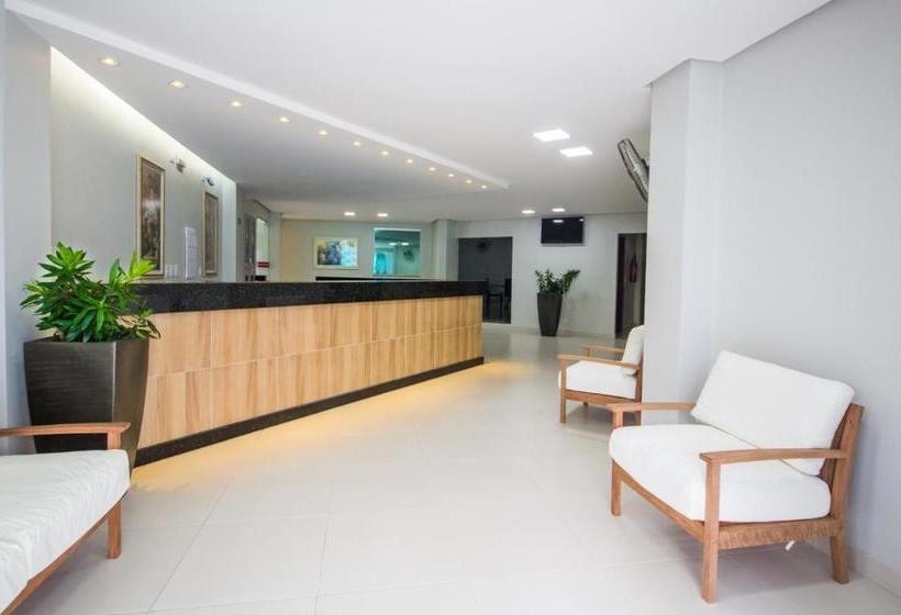 ホテル Equinocios Essential