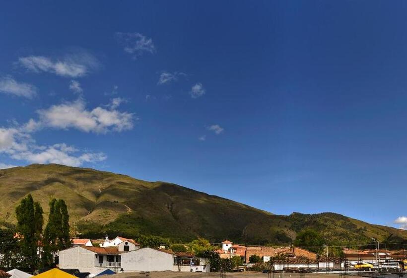 هتل Fontana Plaza