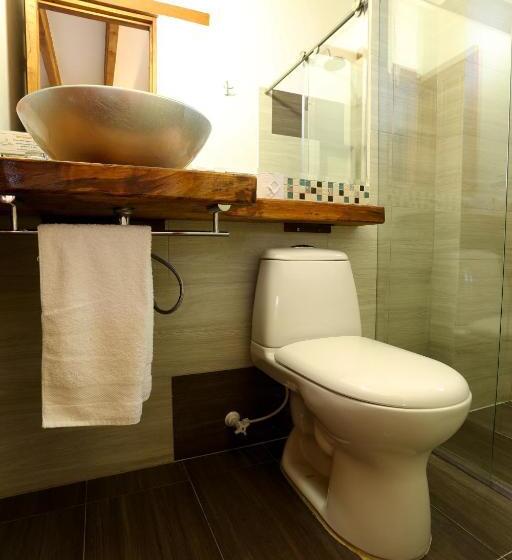 هتل Fontana Plaza