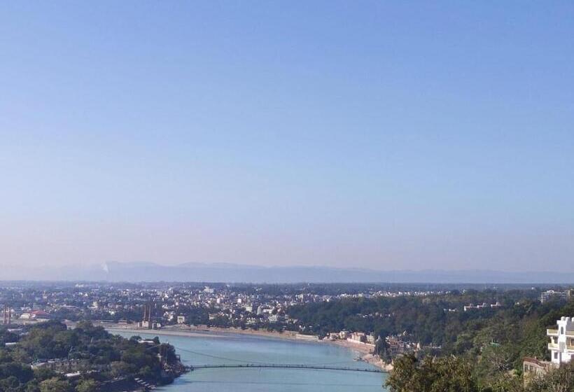 Отель Holy River