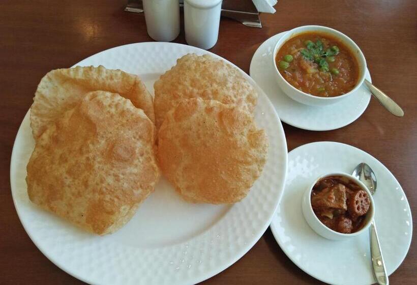 Отель Holy River