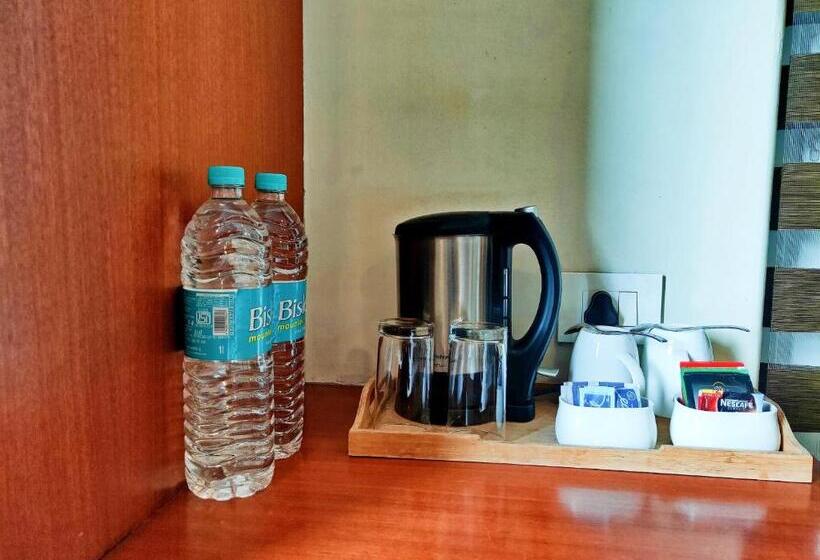 Отель Holy River