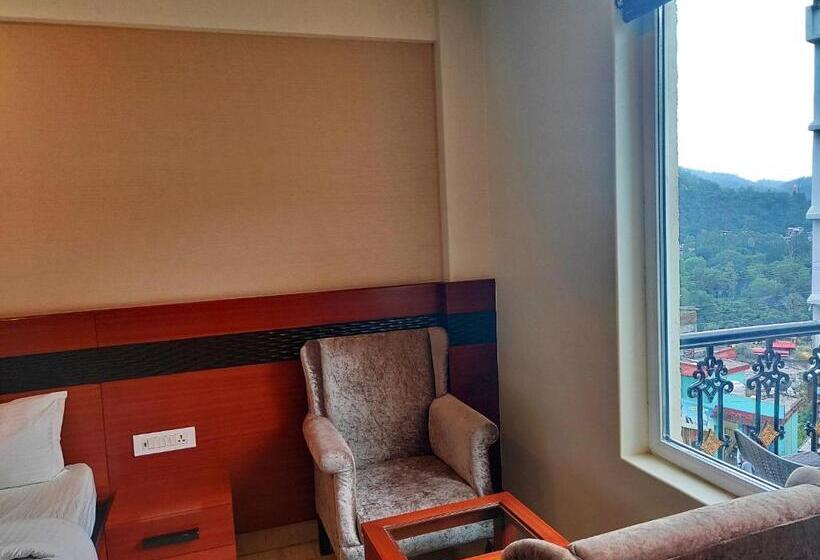 Отель Holy River