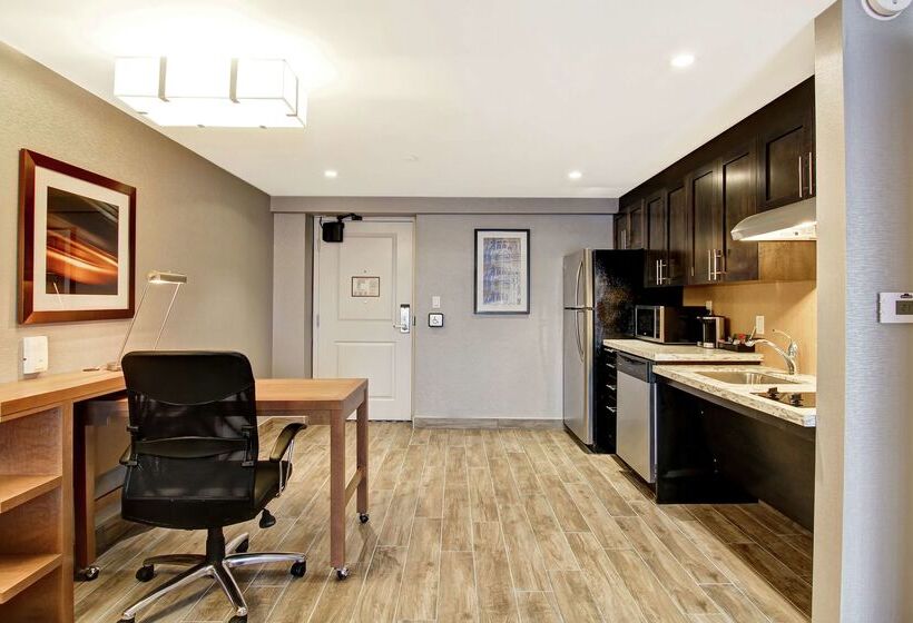 هتل Homewood Suites By Hilton Ottawa Kanata