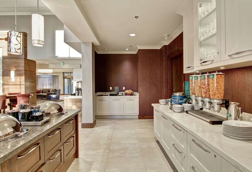 هتل Homewood Suites By Hilton Ottawa Kanata