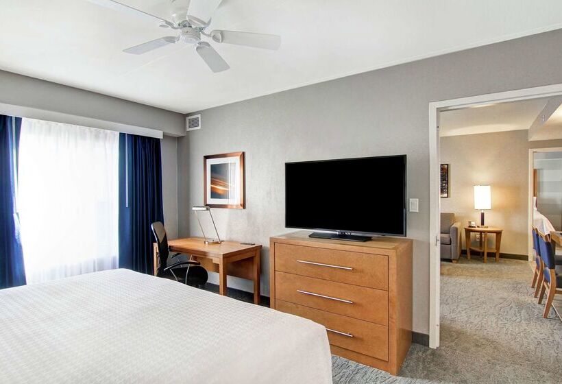 هتل Homewood Suites By Hilton Ottawa Kanata