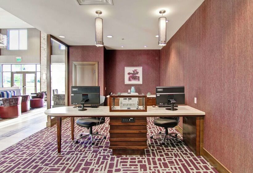 هتل Homewood Suites By Hilton Ottawa Kanata