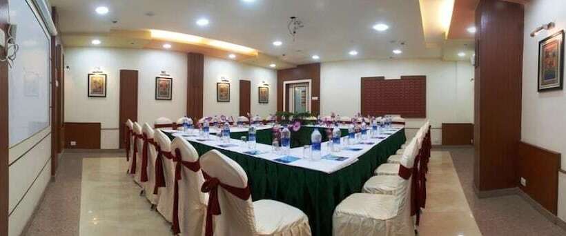 ホテル Nayak Beach Resort