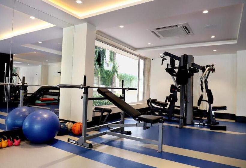 Отель Patria Suites