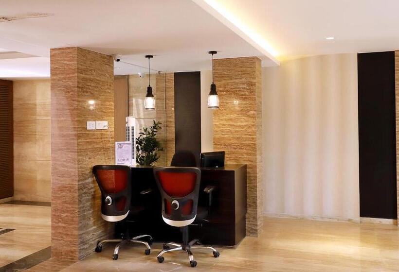 Отель Patria Suites