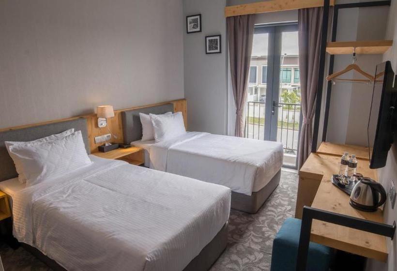 בית מלון כפרי Redpine Boutique