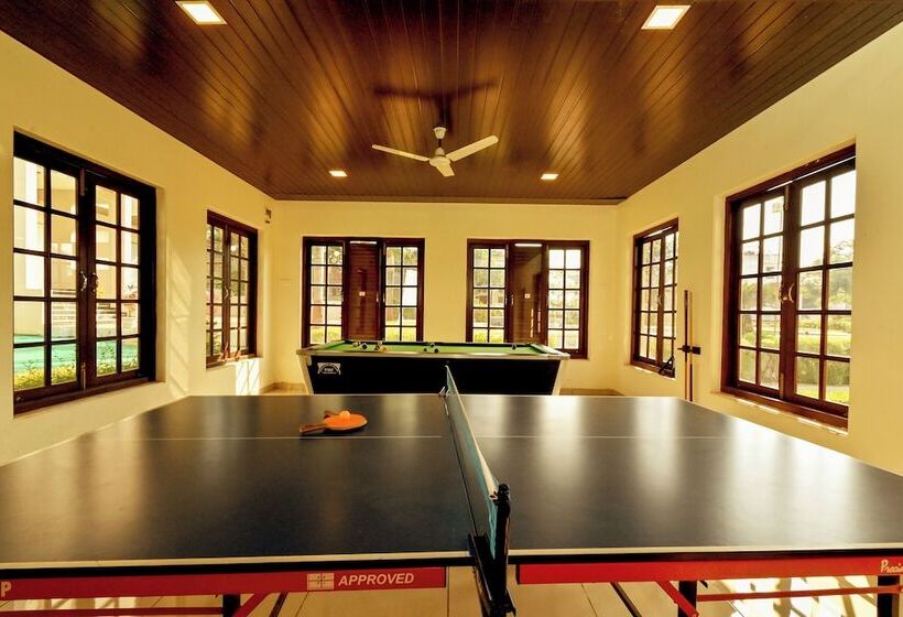 בית מלון כפרי Sadhana Executive