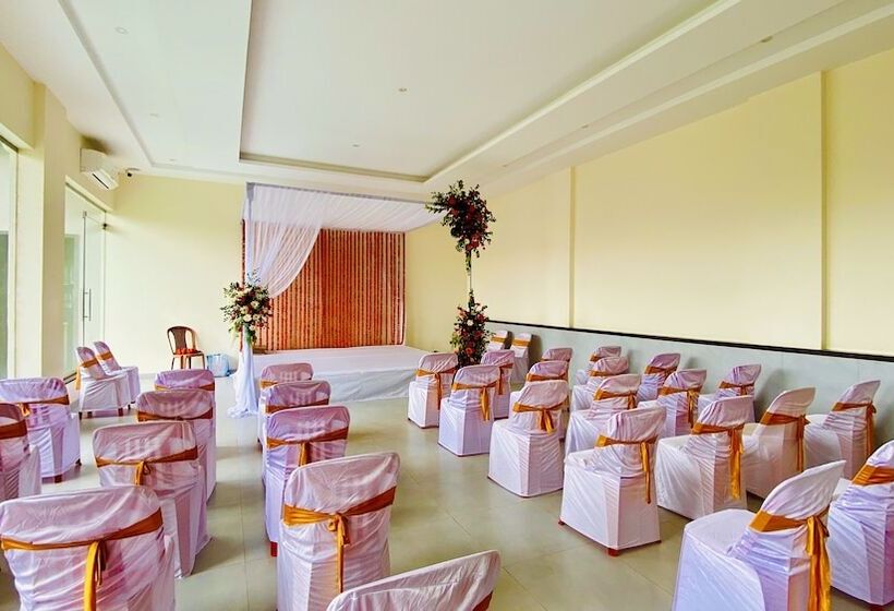 בית מלון כפרי Sadhana Executive