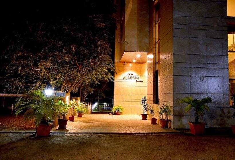 בית מלון כפרי Sadhana Executive