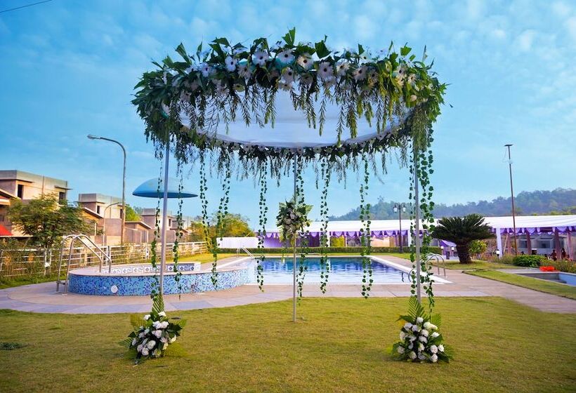 בית מלון כפרי Sadhana Executive