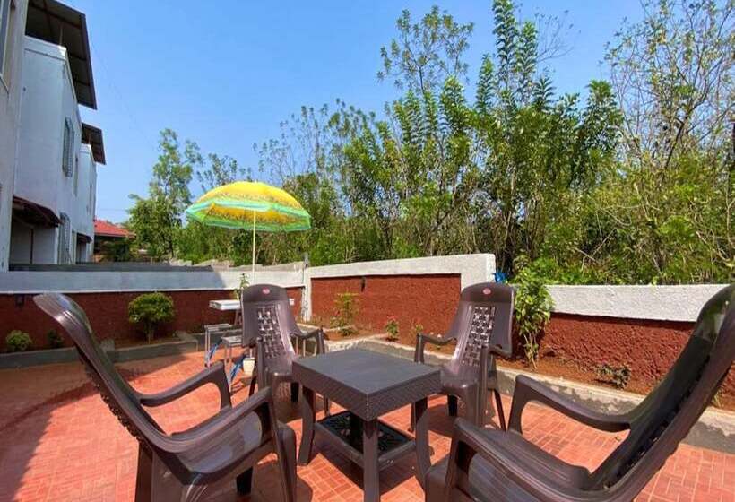 בית מלון כפרי Sadhana Executive