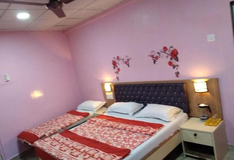 هتل Srk  Grant Road