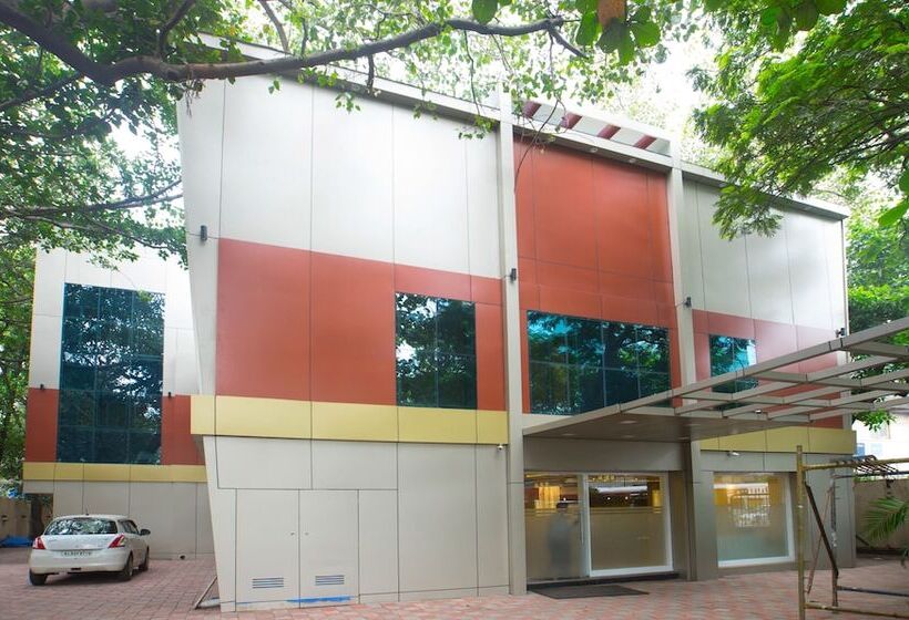 هتل Treebo Amber International