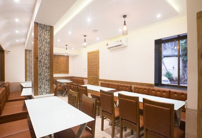 فندق Treebo Amber International