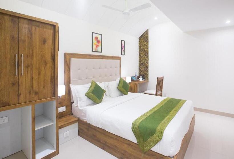 فندق Treebo Amber International