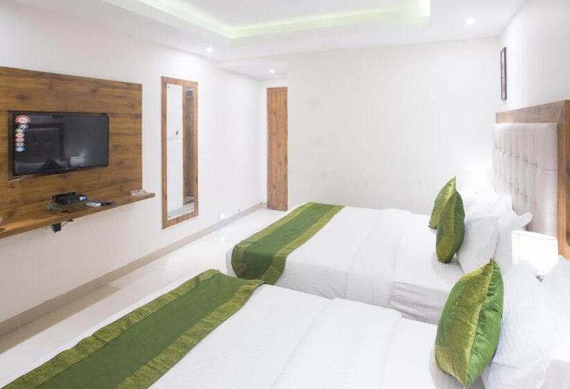 هتل Treebo Amber International